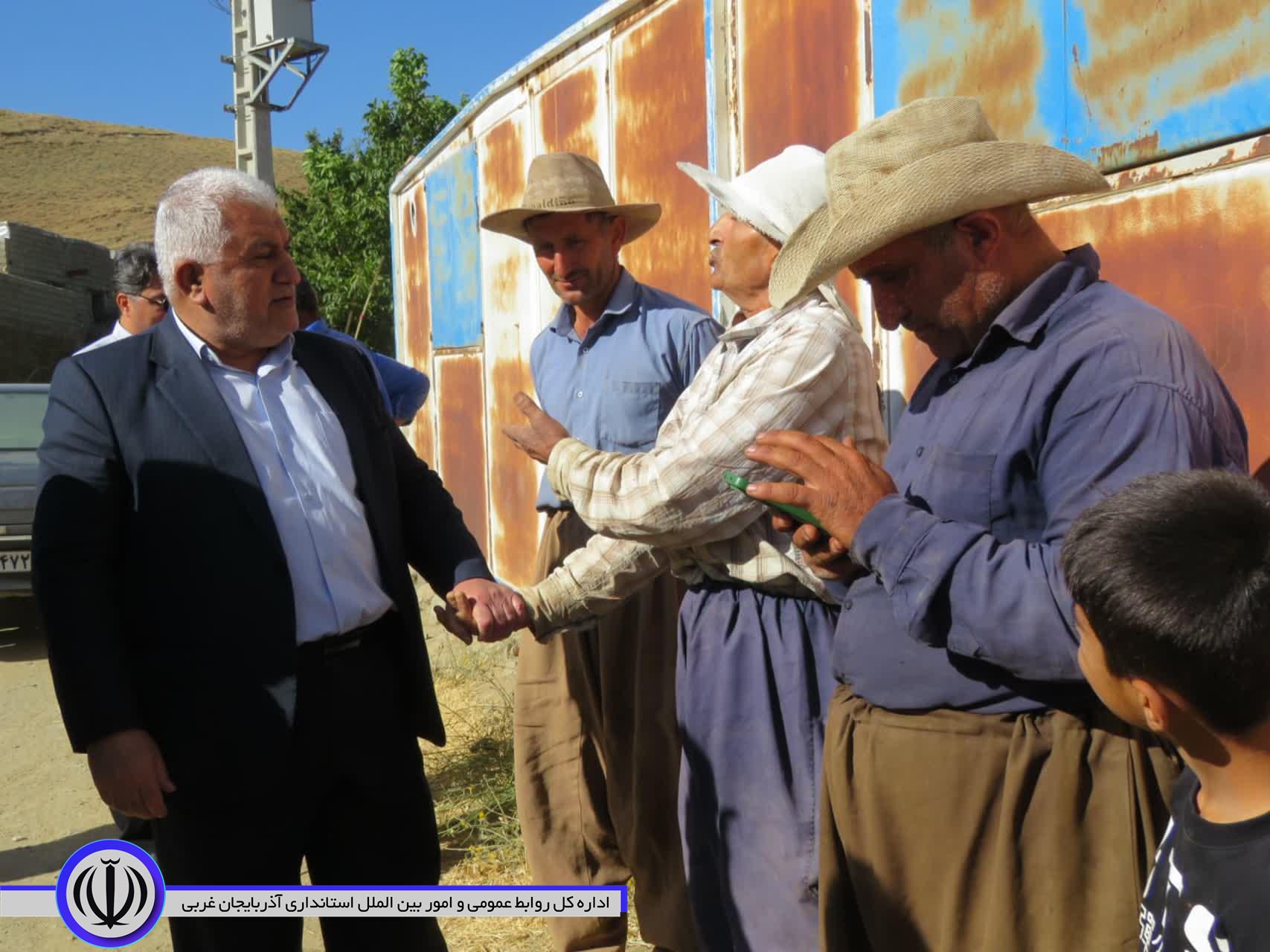 تداوم حضور میدانی فرماندار ویژه مهاباد در روستاهای بخش خلیفان
