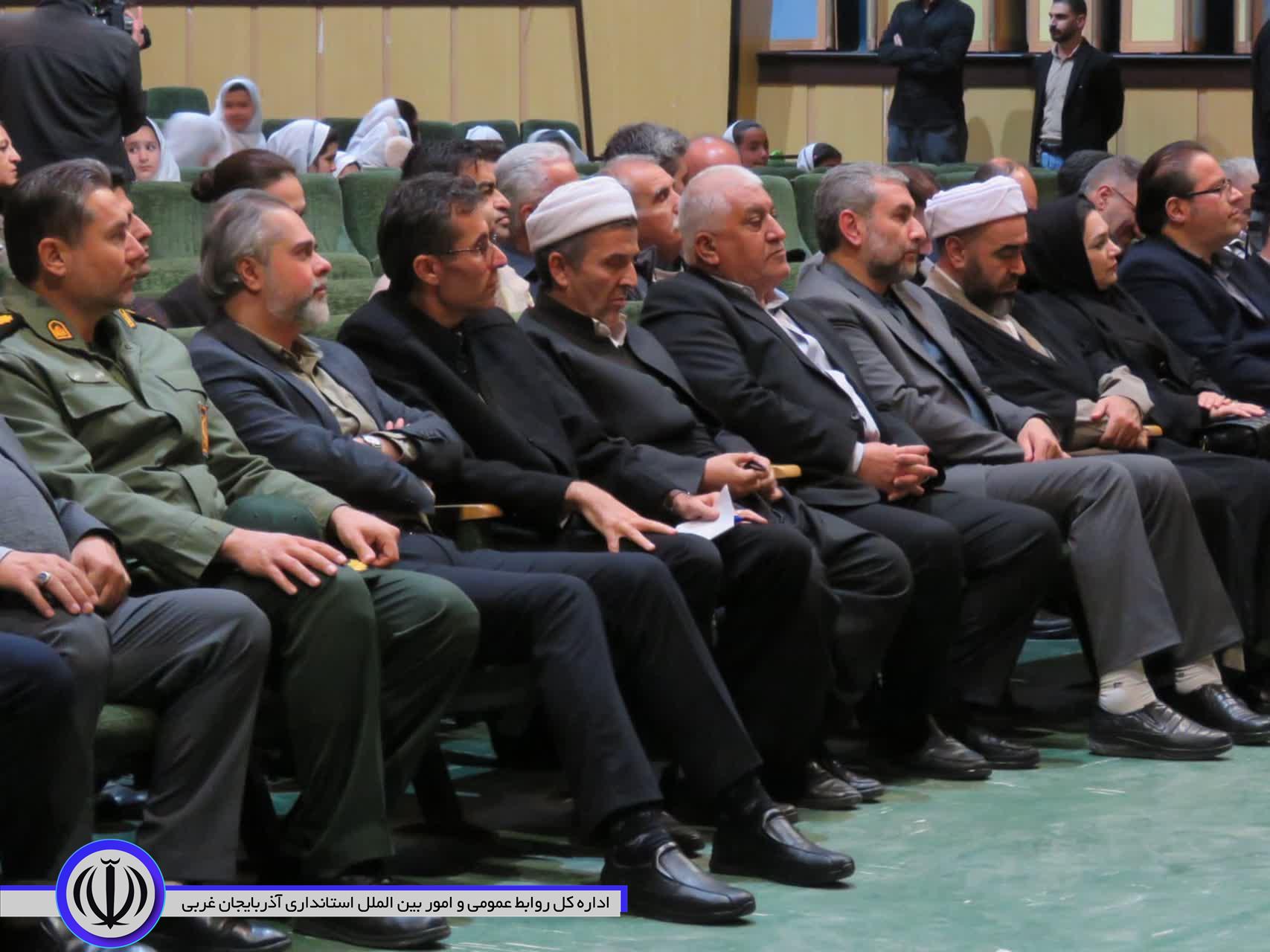 فرماندار ویژه مهاباد: جامعه به نشاط و امیدآفرینی هنرمندان نیاز دارد