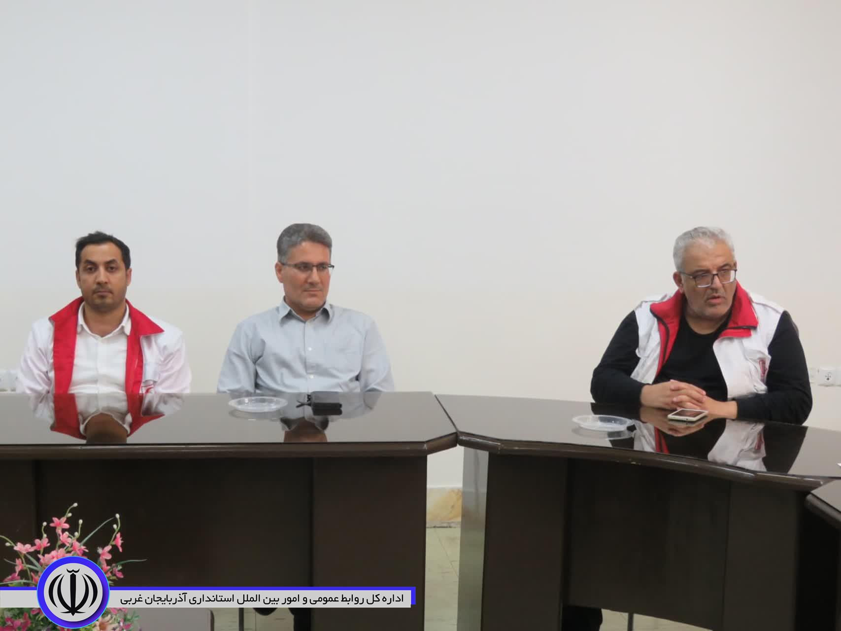 دیدار فرماندار ویژه مهاباد با کارکنان جمعیت هلال احمر شهرستان به مناسبت هفته هلال احمر