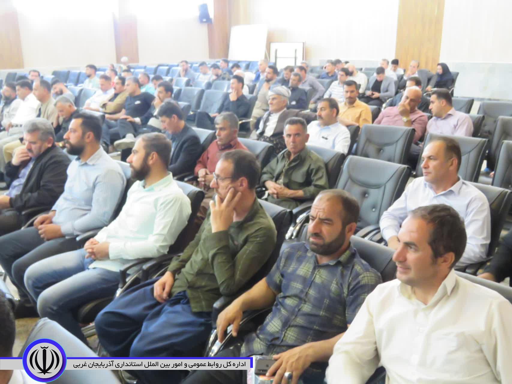فرماندار مهاباد: حمایت از کارگران رونق تولید و بهره روری را ارتقا میدهد
