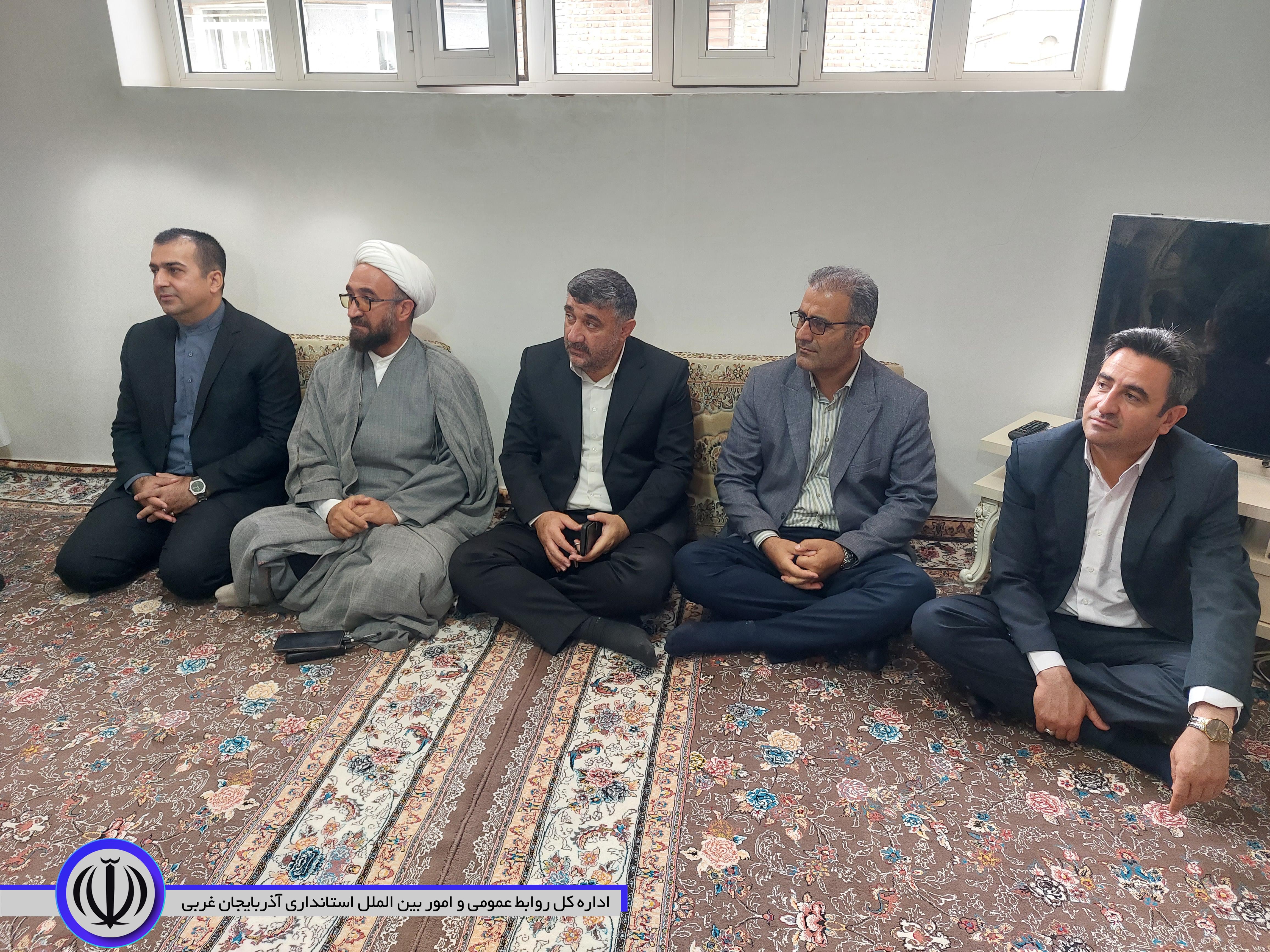 معلمان ستون اقتدار ملی و مایه بالندگی ایران اسلامی هستند