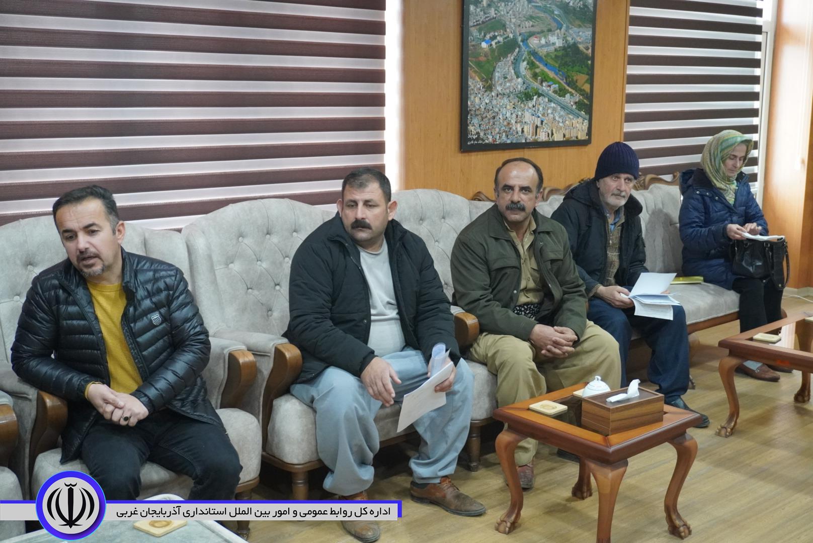 تصاویری از جلسه ملاقات عمومی فرماندار مهاباد در چهارشنبه های مردمی