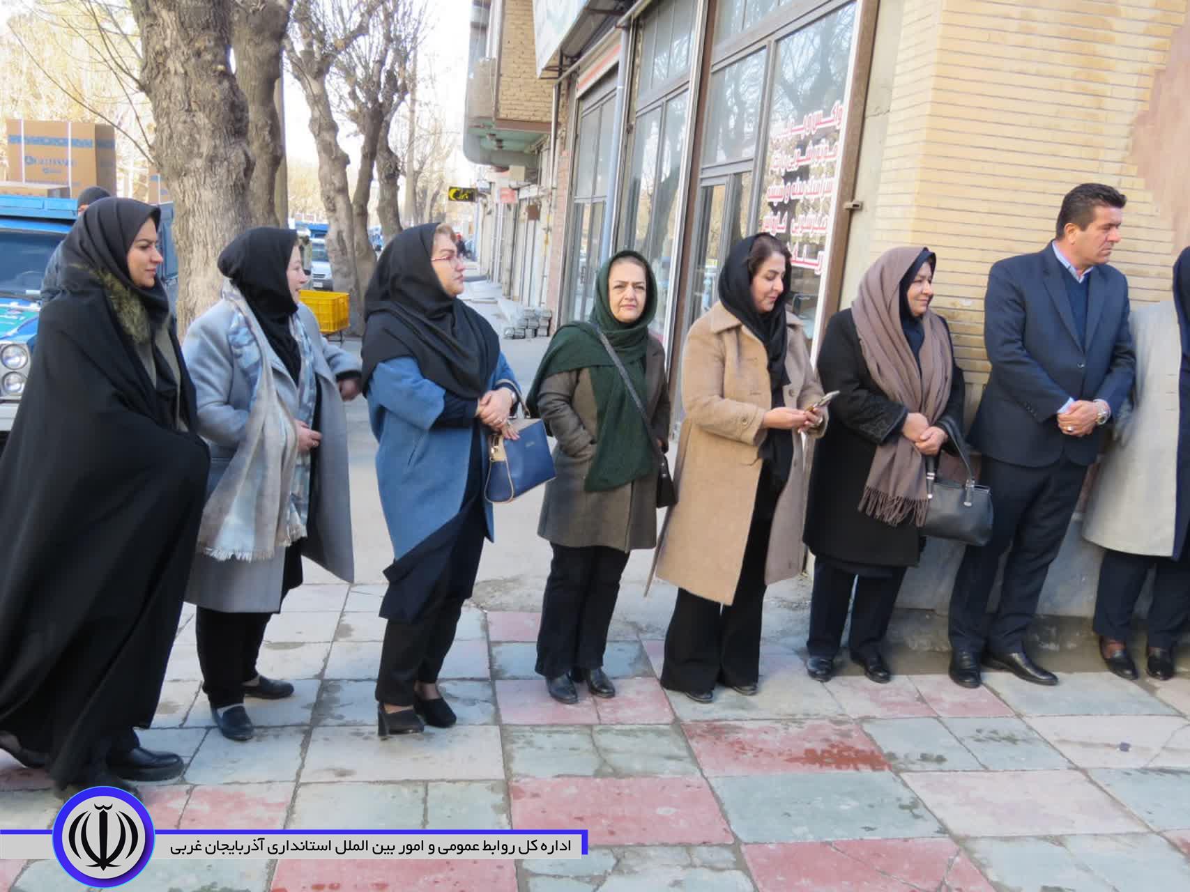 اهدای 21 سری جهاز به نوعروسان زیر پوشش کمیته امداد امام خمینی مهاباد