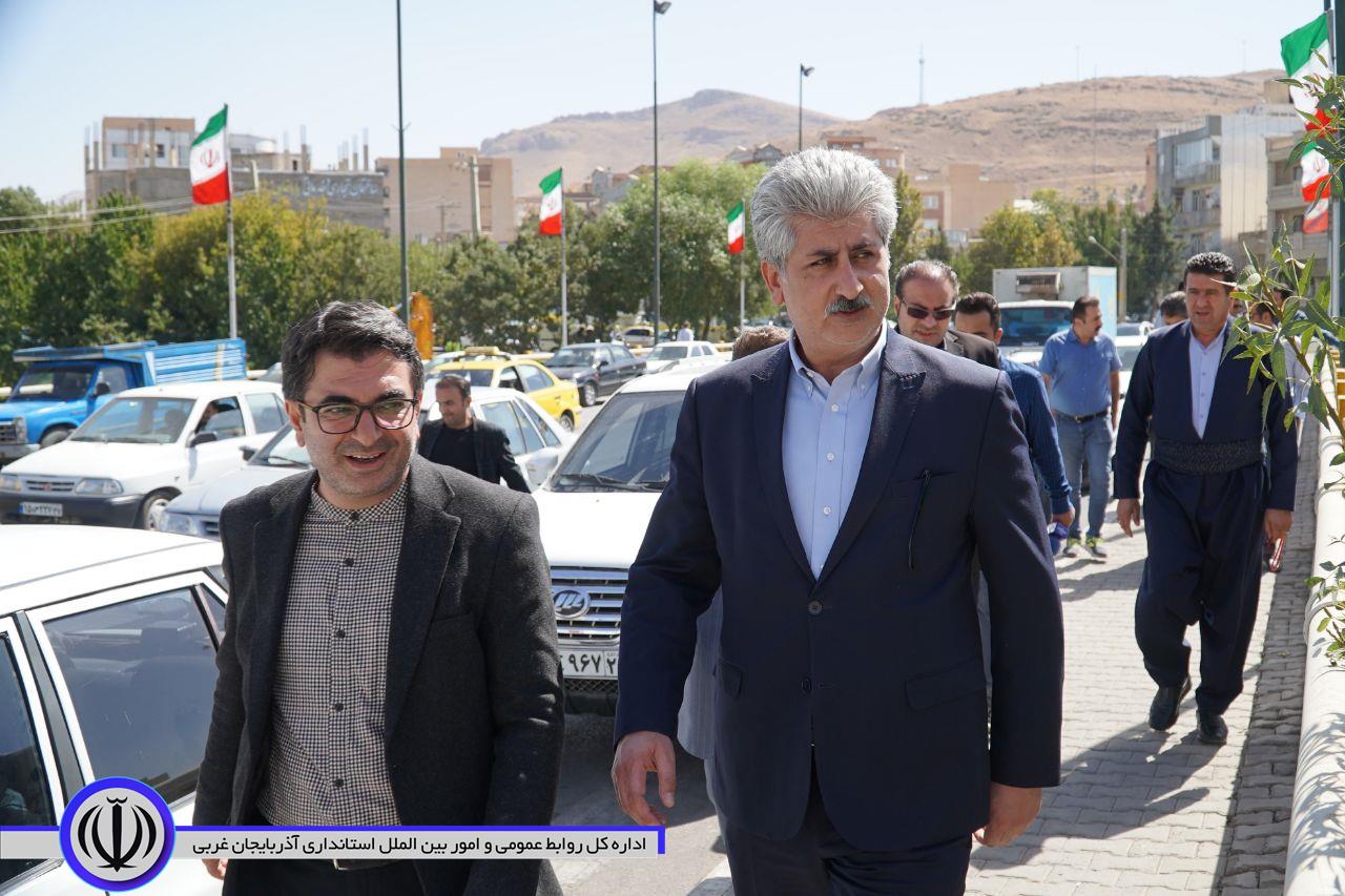 بازدید میدانی فرماندار ویژە شهرستان از اجرای عملیات لایه روبی رودخانه ی سطح شهر مهاباد