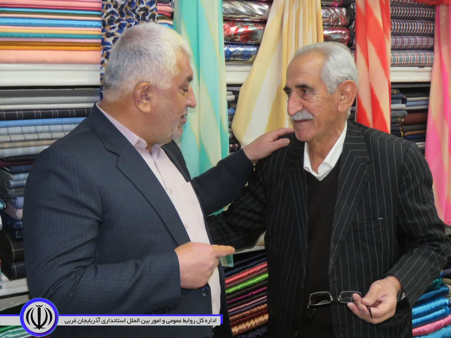 توزیع بیش از 100 تُن کالای اساسی در مهاباد آغاز شد