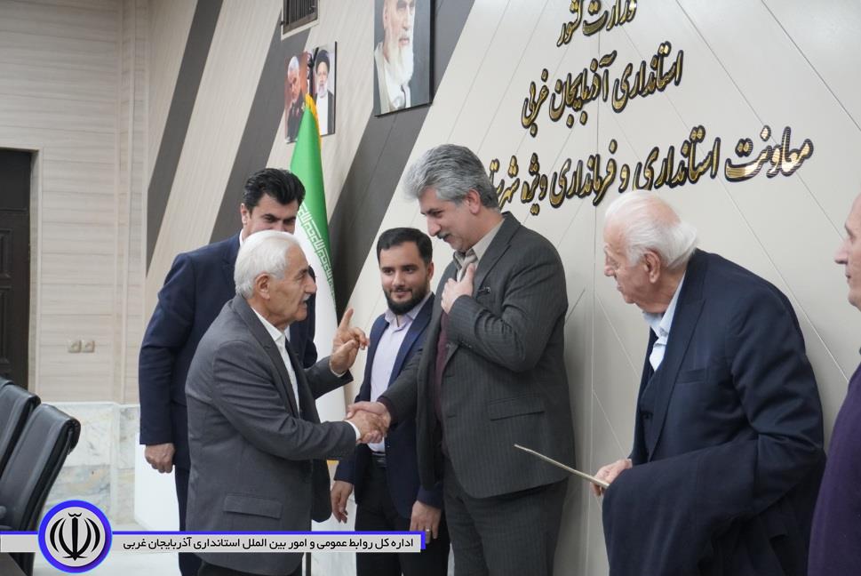 اتصال بیش از 100 مدرسه در مهاباد به شبکه فیبر نوری تا چند ماه آینده