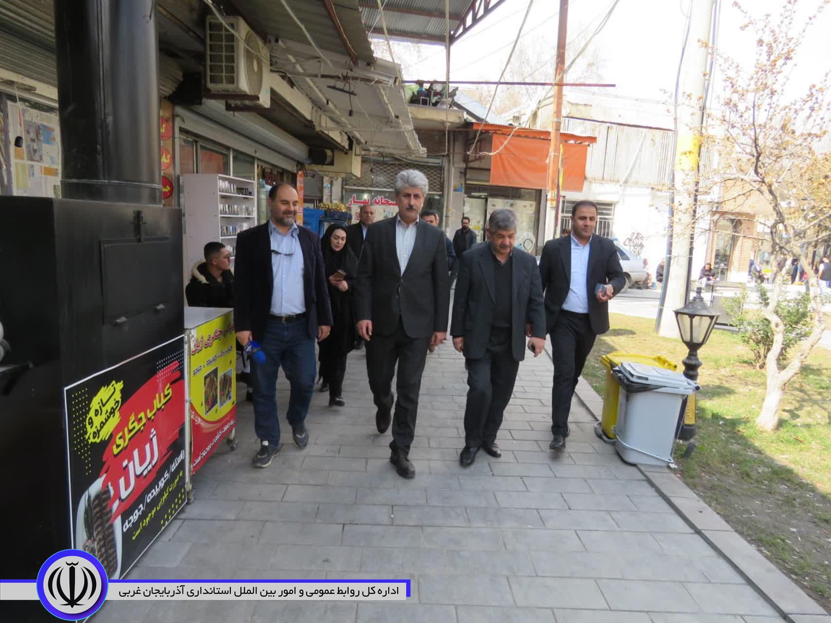 گفتوگو فرماندار با شهروندان و کسبه خوشنام مهاباد