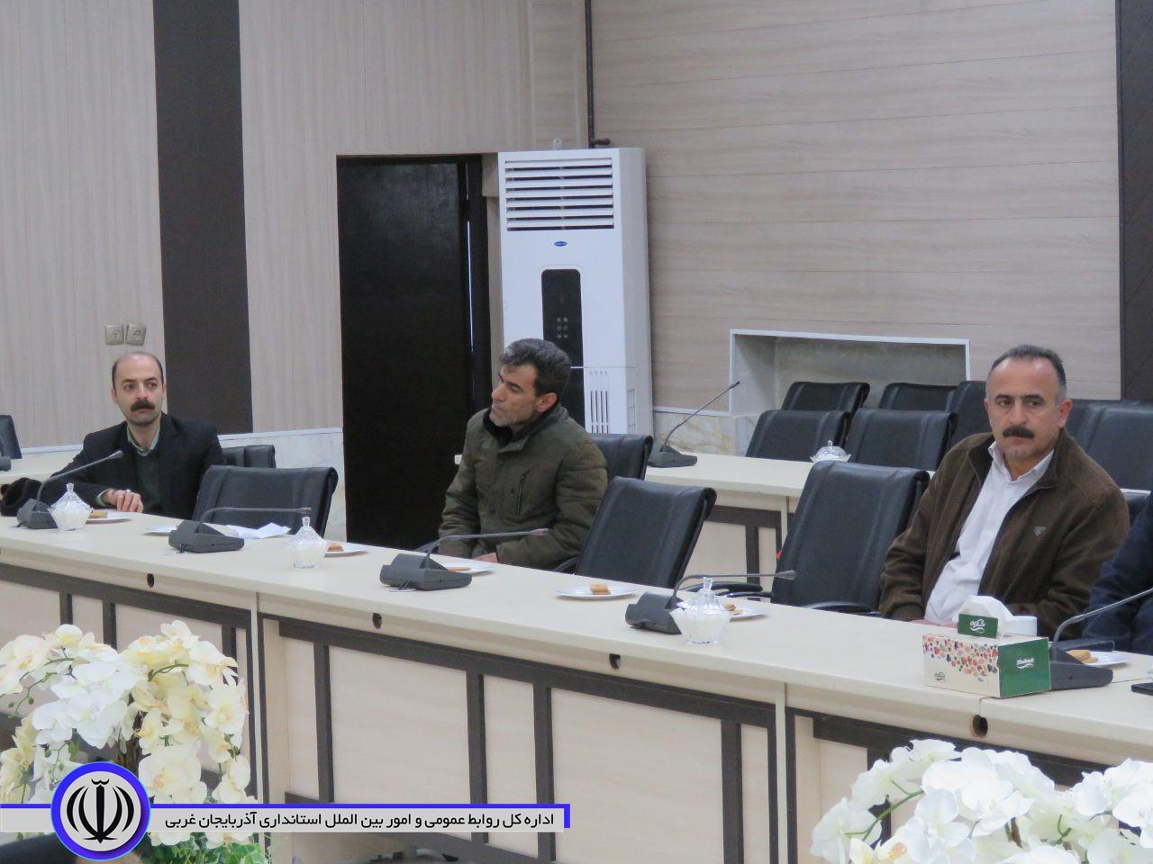 اولین نشست صمیمی فرماندار جدید شهرستان مهاباد با کارکنان فرمانداری