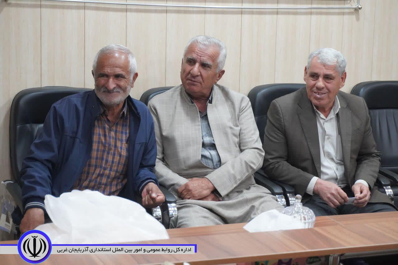 تصاویری از جلسه ملاقات عمومی فرماندار مهاباد در چهارشنبه های مردمی