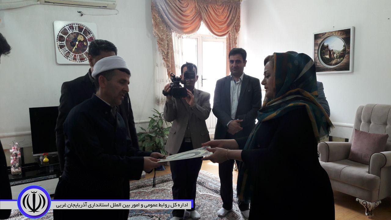 دیدار معاون استاندار و فرماندار ویژه شهرستان مهاباد با دو خانواده جانباز به مناسبت روز جانباز