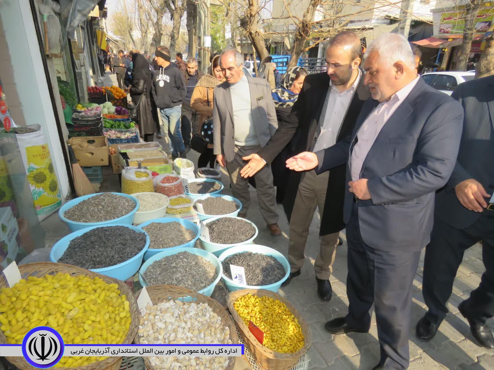 توزیع بیش از 100 تُن کالای اساسی در مهاباد آغاز شد