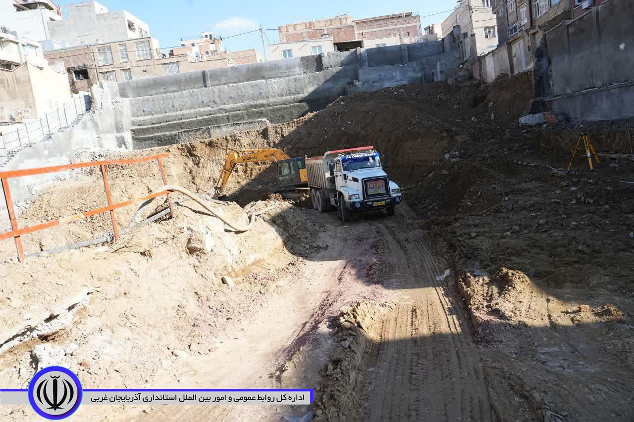 بازدید استاندار آذربایجان‌غربی از هتل پنج‌ستاره در حال ساخت در مهاباد