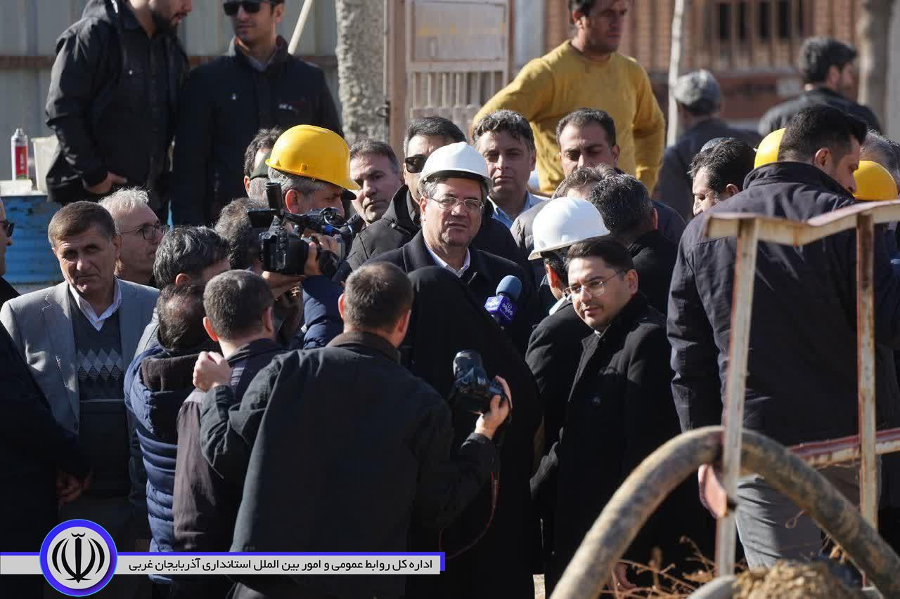 بازدید استاندار آذربایجان‌غربی از هتل پنج‌ستاره در حال ساخت در مهاباد