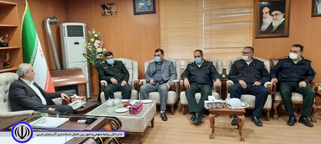 دیدار فرماندهان نیروی انتظامی با سرپرست فرمانداری ویژه مهاباد به مناسبت سال جدید و عید نوروز