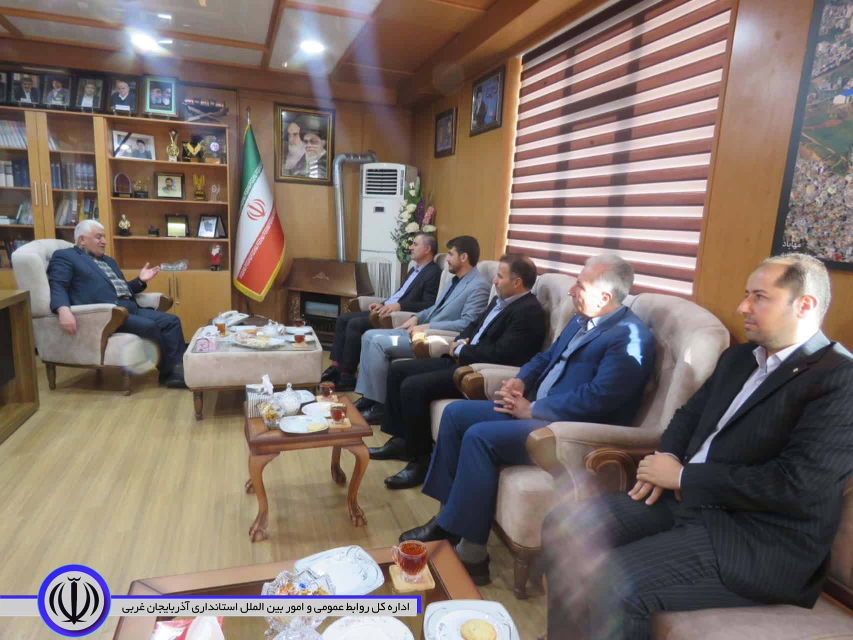 دیدار مقامات قضایی شهرستان با فرماندار ویژه مهاباد به مناسبت هفته دولت