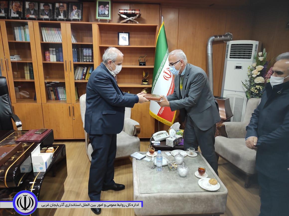 دیدار و عرض تبریک مسئولین و مدیران شبکه بهداشت و درمان شهرستان مهاباد به مناسبت انتصاب فرماندار جدید