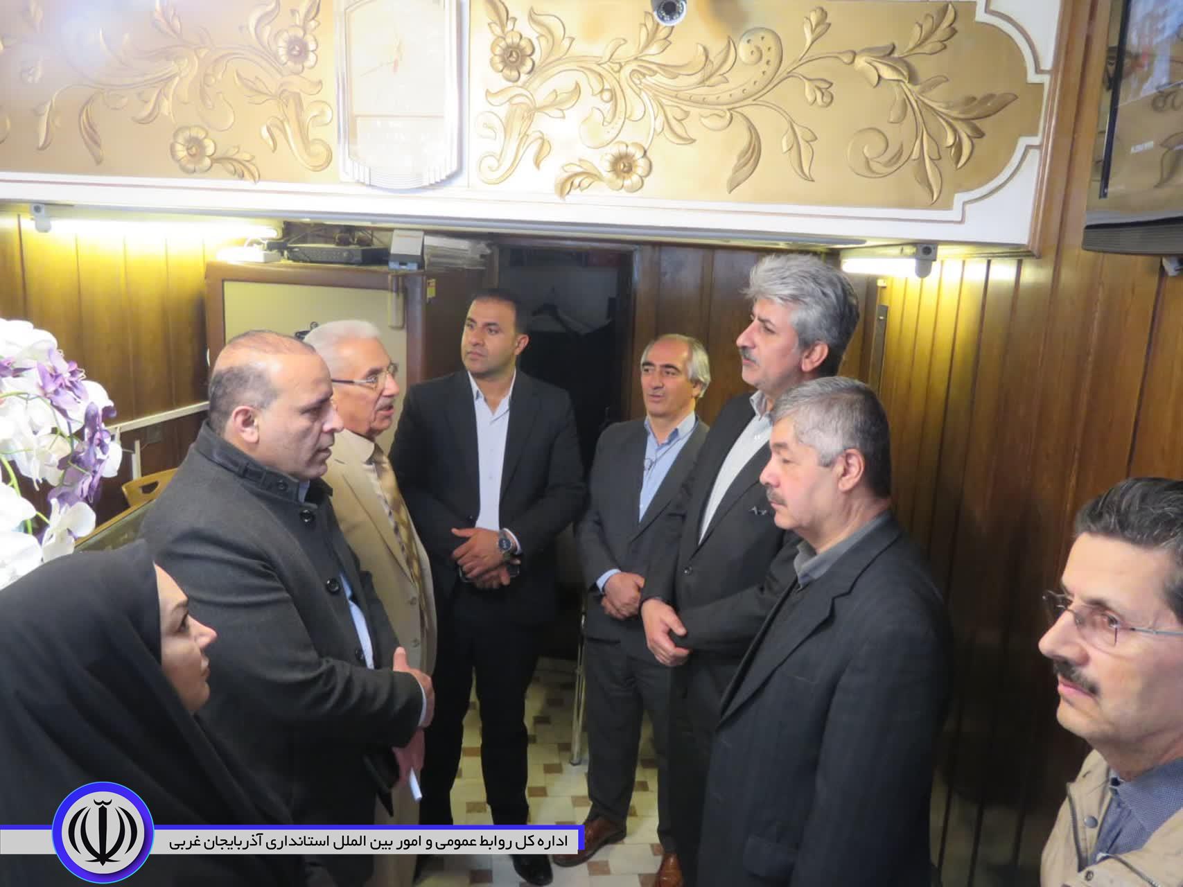 گفتوگو فرماندار با شهروندان و کسبه خوشنام مهاباد