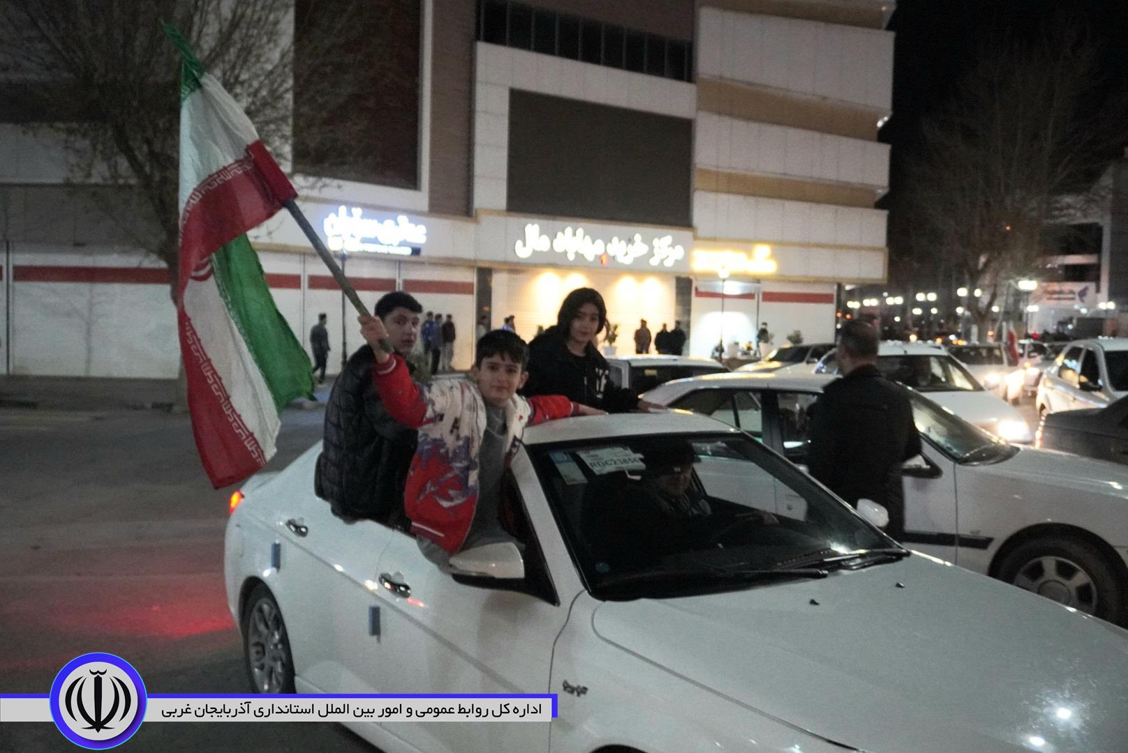 کاروان خودرویی مردم انقلابی مهاباد جلوه‌ای دیگر از اتحاد و همدلی