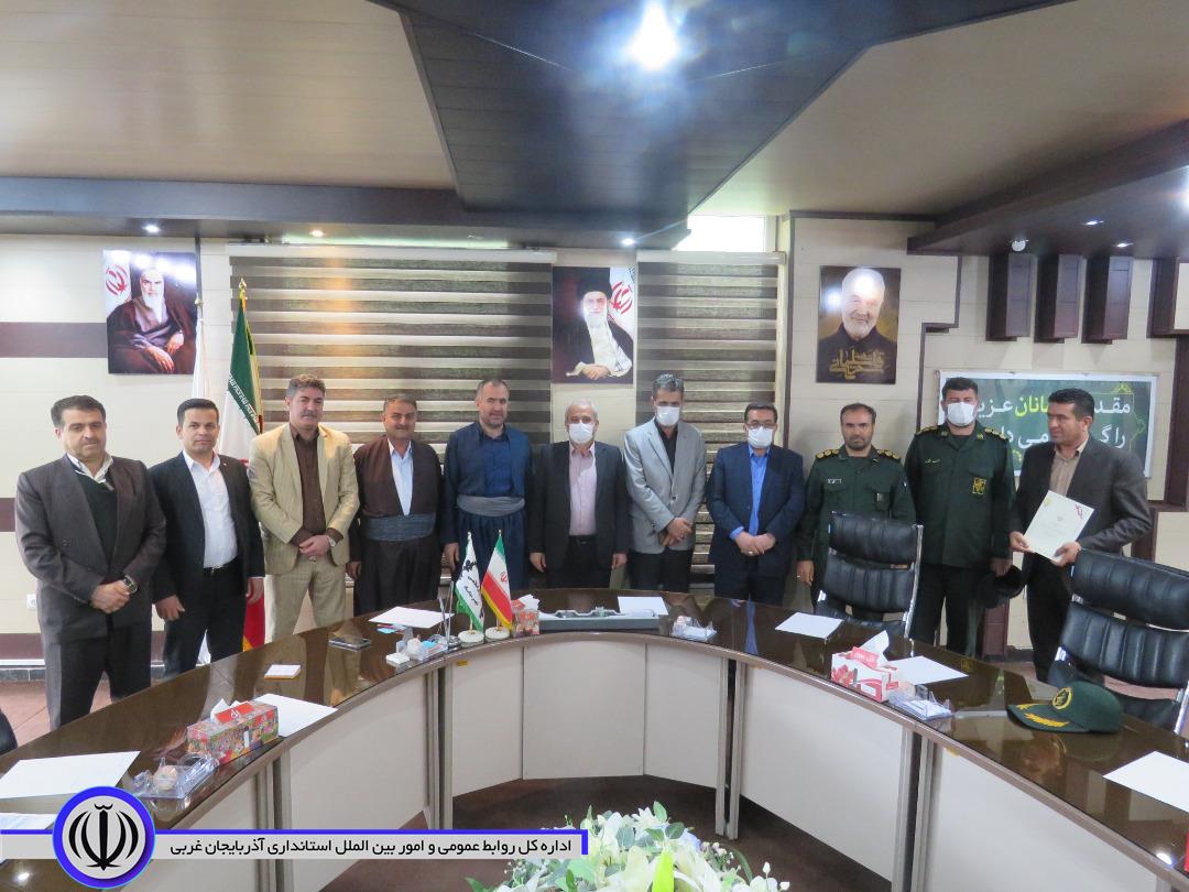 به مناسبت 9 اردیبهشت روز ملی شوراها،دیدار فرماندار شهرستان مهاباد با اعضاء شورای اسلامی شهر