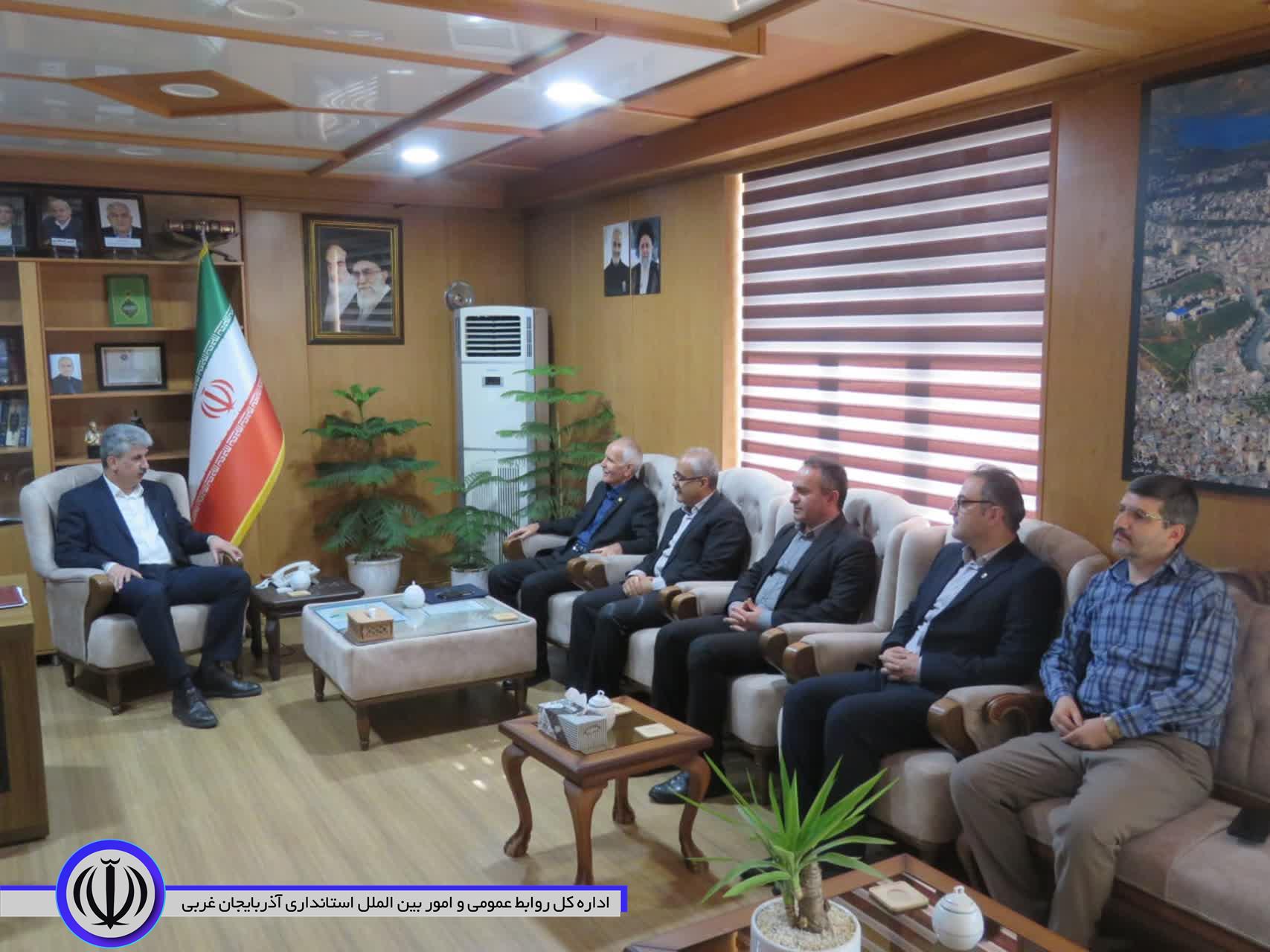 دیدار اعضای مرکز کارشناسان رسمی و مشاوران دادگستری شهرستان با فرماندار ویژه مهاباد