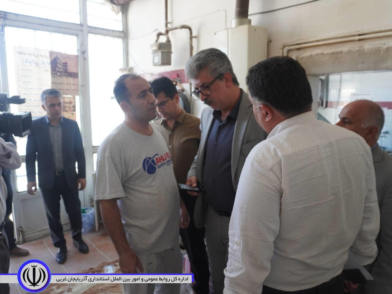 مهروموم واحد نانوایی متخلف در مهاباد طی بازدید سرزده مسئولان