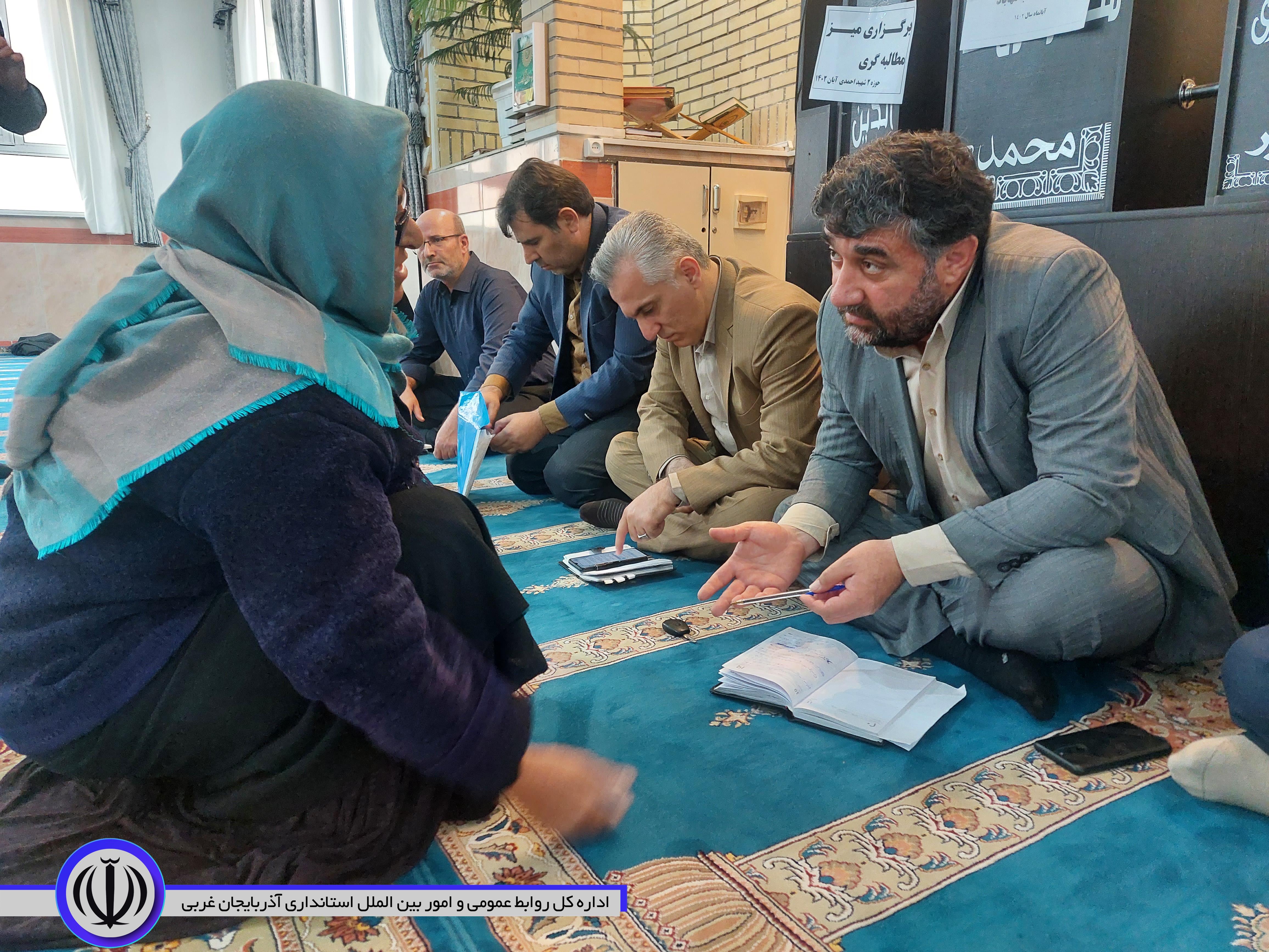برگزاری میز خدمت دستگاههای اجرایی خدمات رسان در محله پشت تپ مهاباد
