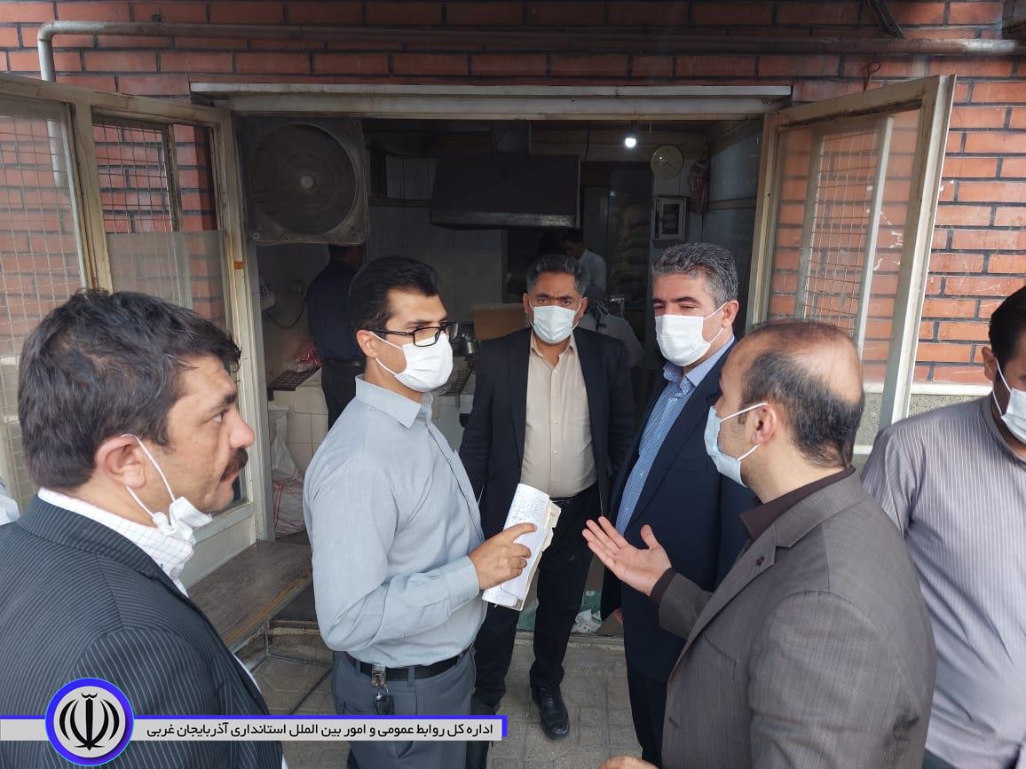بازدید سر زده فرماندار مهاباد از وضعیت پخت و فروش نان در نانوایی ها