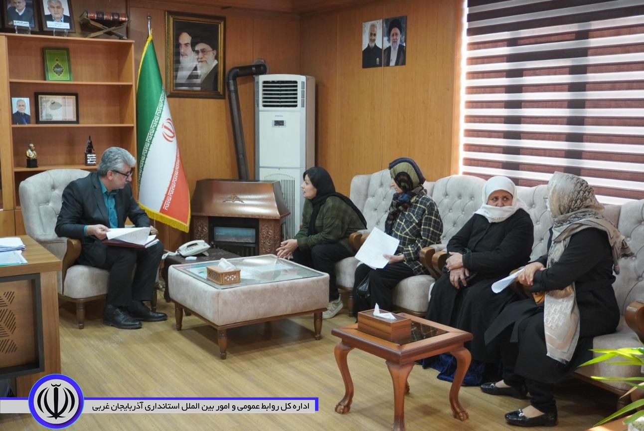 تصاویری از جلسه ملاقات عمومی فرماندار مهاباد در چهارشنبه های مردمی