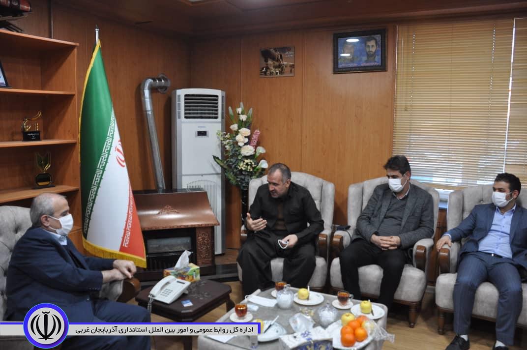 دیدار تعدادی از اعضای شورای اسلامی شهر و شهردار مهاباد با فرماندار جدید شهرستان