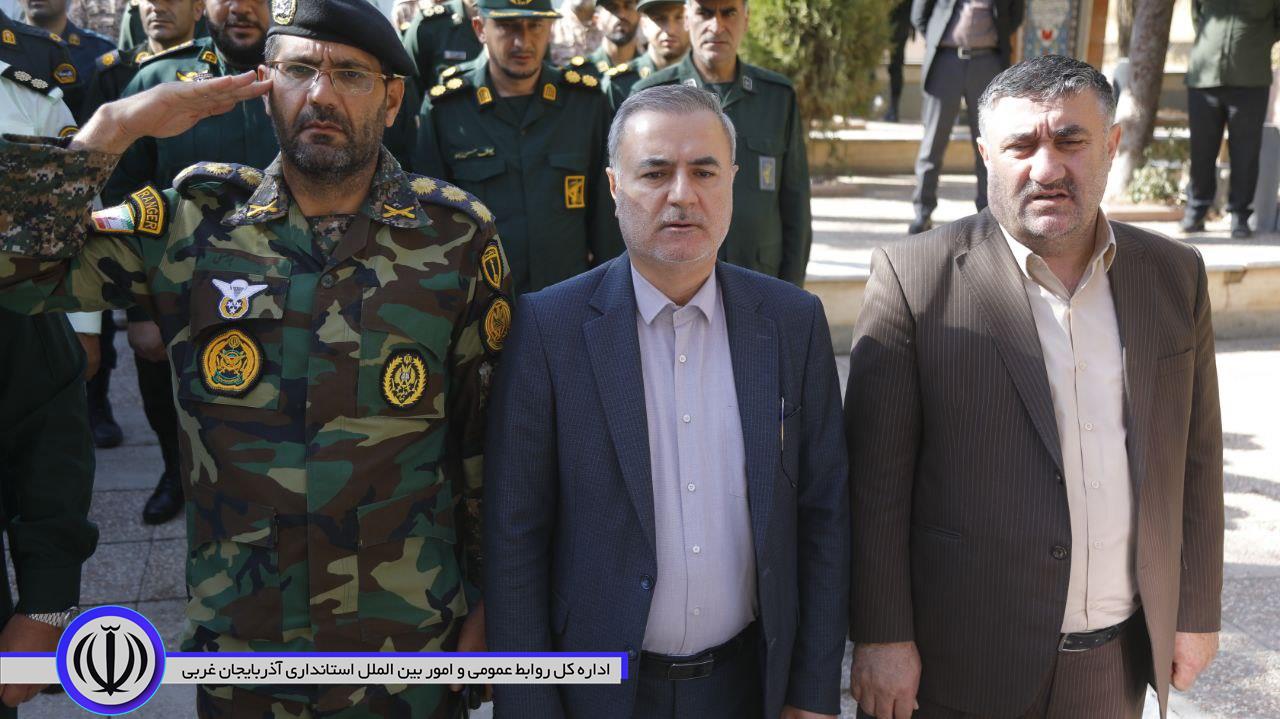 آیین عطرافشانی مزار شهدای شماره دو مهاباد