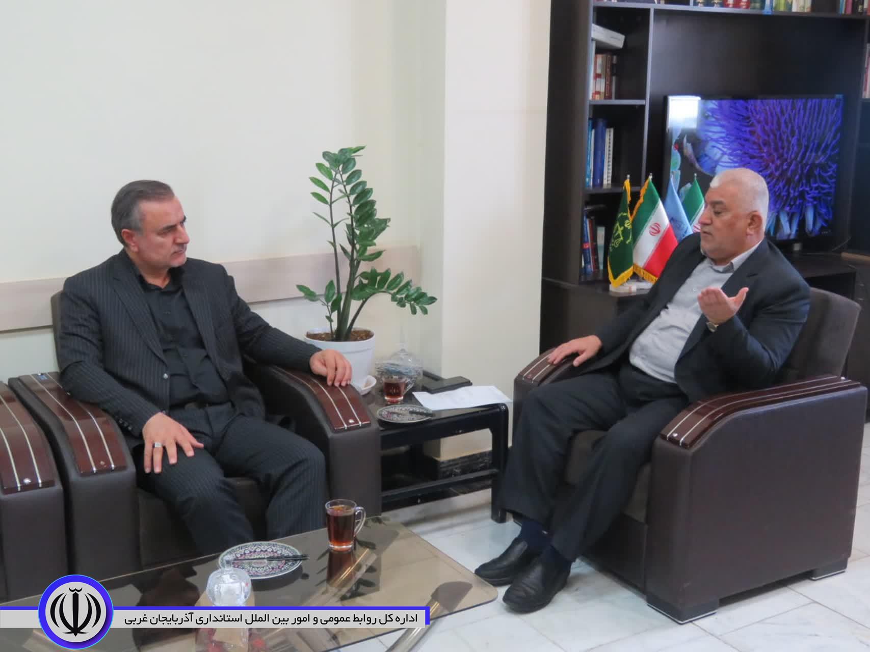 پیگیری مشکلات زمین های غار آبی سهولان و ساماندهی دکه های غیر مجاز در نشست فرماندار ویژه مهاباد با ریاست دادگستری شهرستان