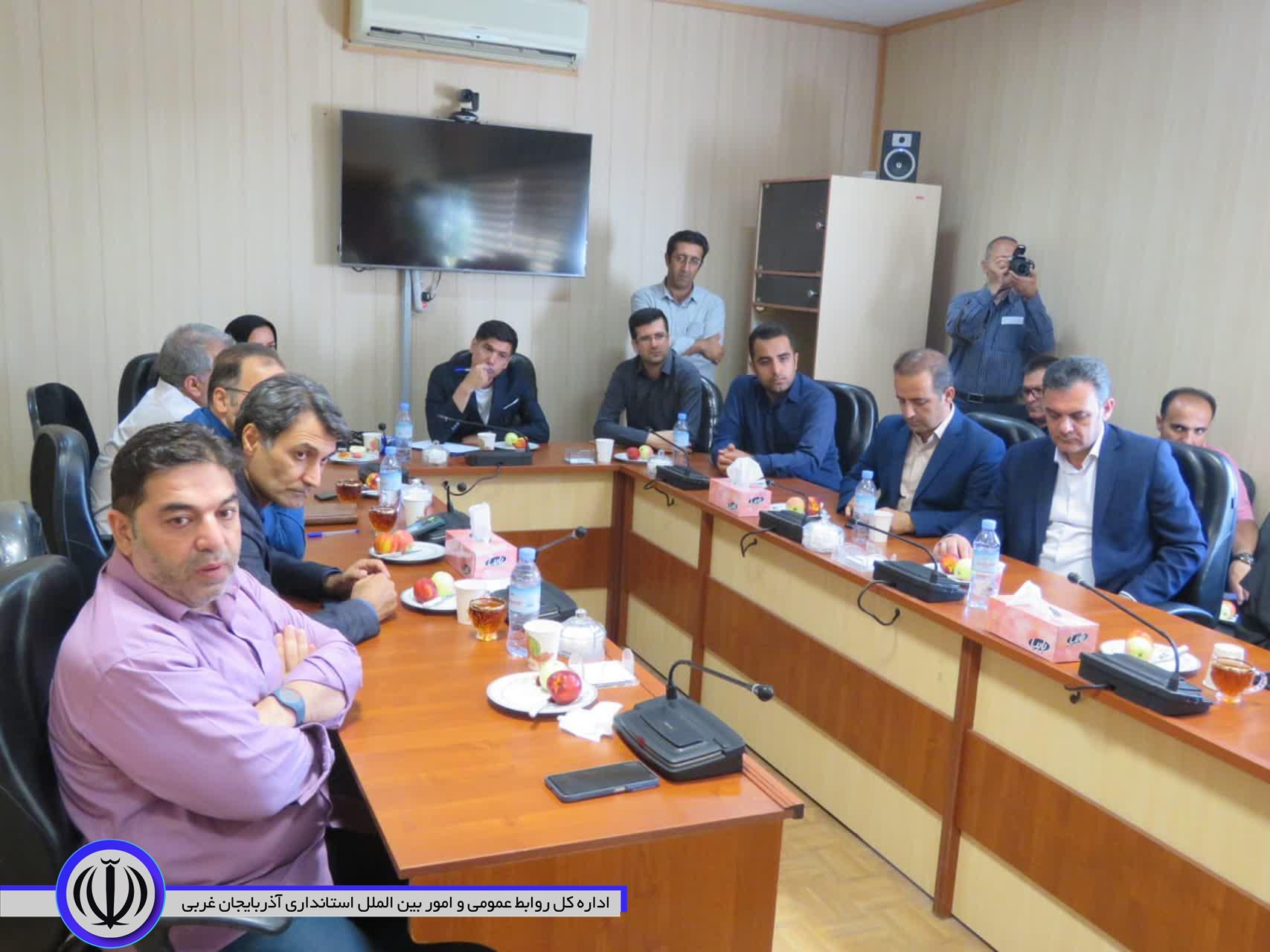 مراسم قدردانی از خبرنگاران در صدا وسیمای مرکز مهاباد برگزار شد