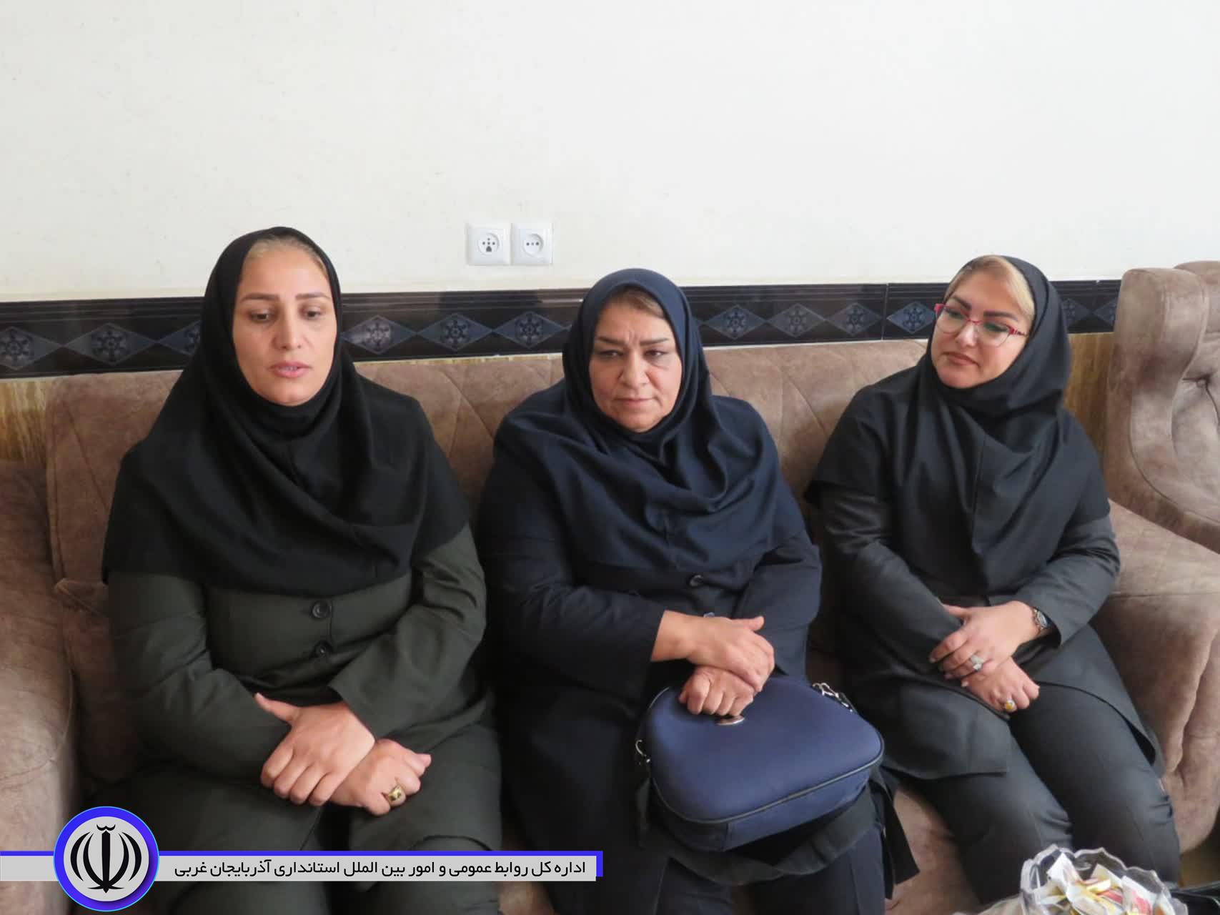 دیدار با خانوادههای شهدا به مناسبت دهه کرامت و روز دختر