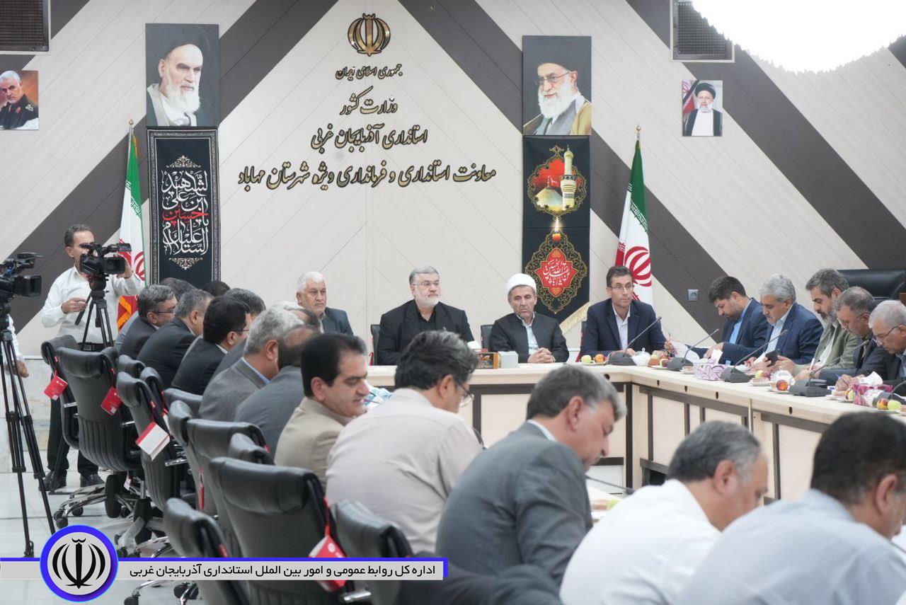 زمینه اشتغال فارغالتحصیلان دانشگاهی در استان فراهم شود/ گردشگری بهترین محور توسعه شهرستان مهاباد است/ به تعهدات خود به مردم پایبندیم