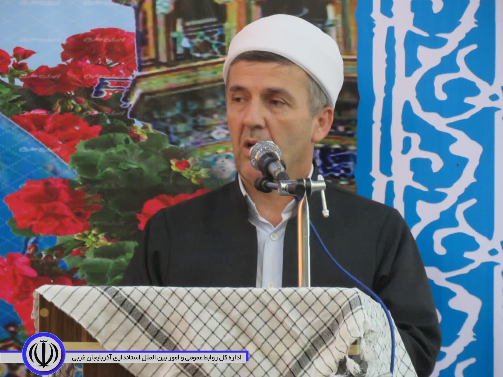 تجلیل از امامان جماعت، فعالان قرآنی و خادمان مساجد مهاباد