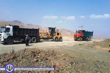 عملیات راهداری در محورهای روستایی مهاباد