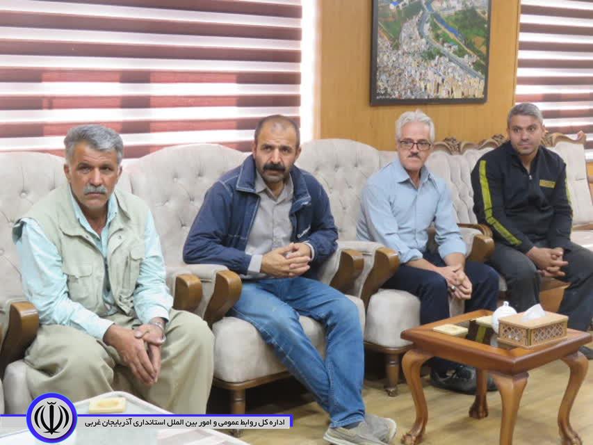 تصاویری از جلسه ملاقات عمومی فرماندار مهاباد در چهارشنبه های مردمی