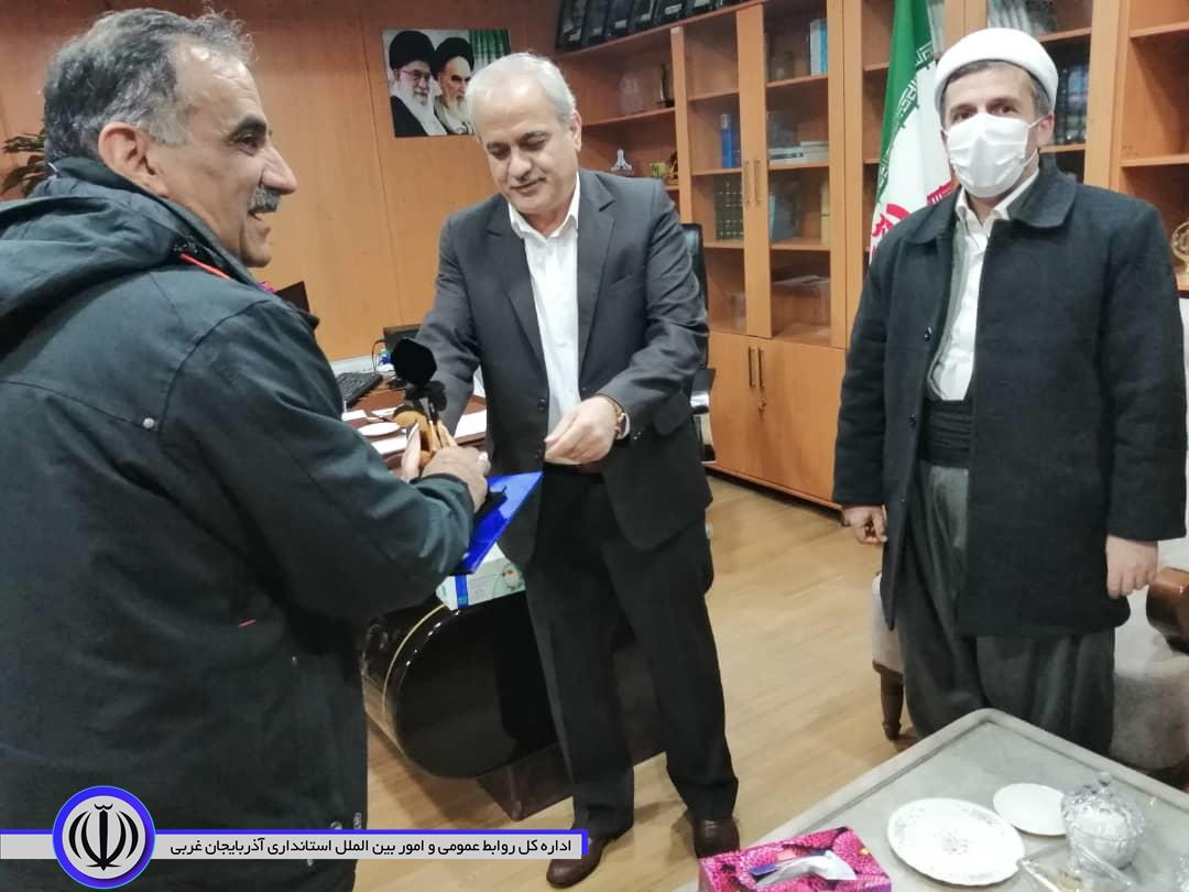 تقدیر از کار آفرین نمونه مهابادی برگزارشد