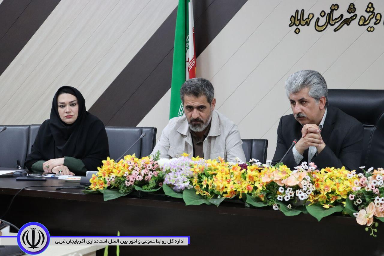 فرماندار مهاباد: از اجرای طرح های ترافیکی و ایده های نو و کاربردی برای مدیریت ترافیک شهرستان استفاده شود.
