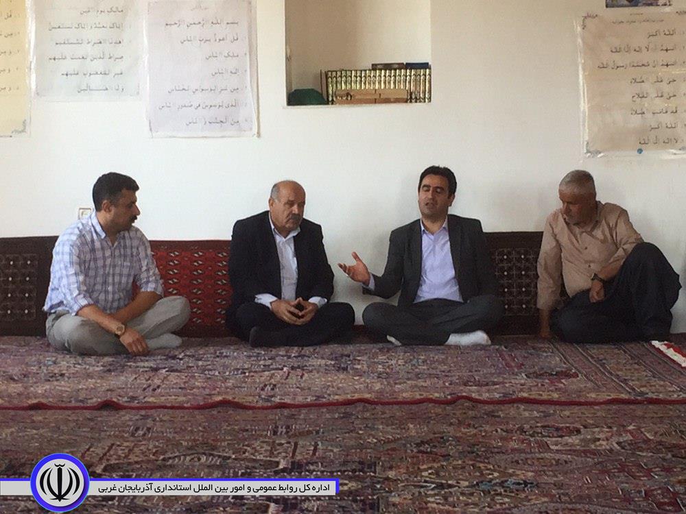 بازدید و حضور پاکزاد بخشدار مرکزی همراه رئیس ادره راهداری و حمل و نقل جاده ای در روستای داش تیمور