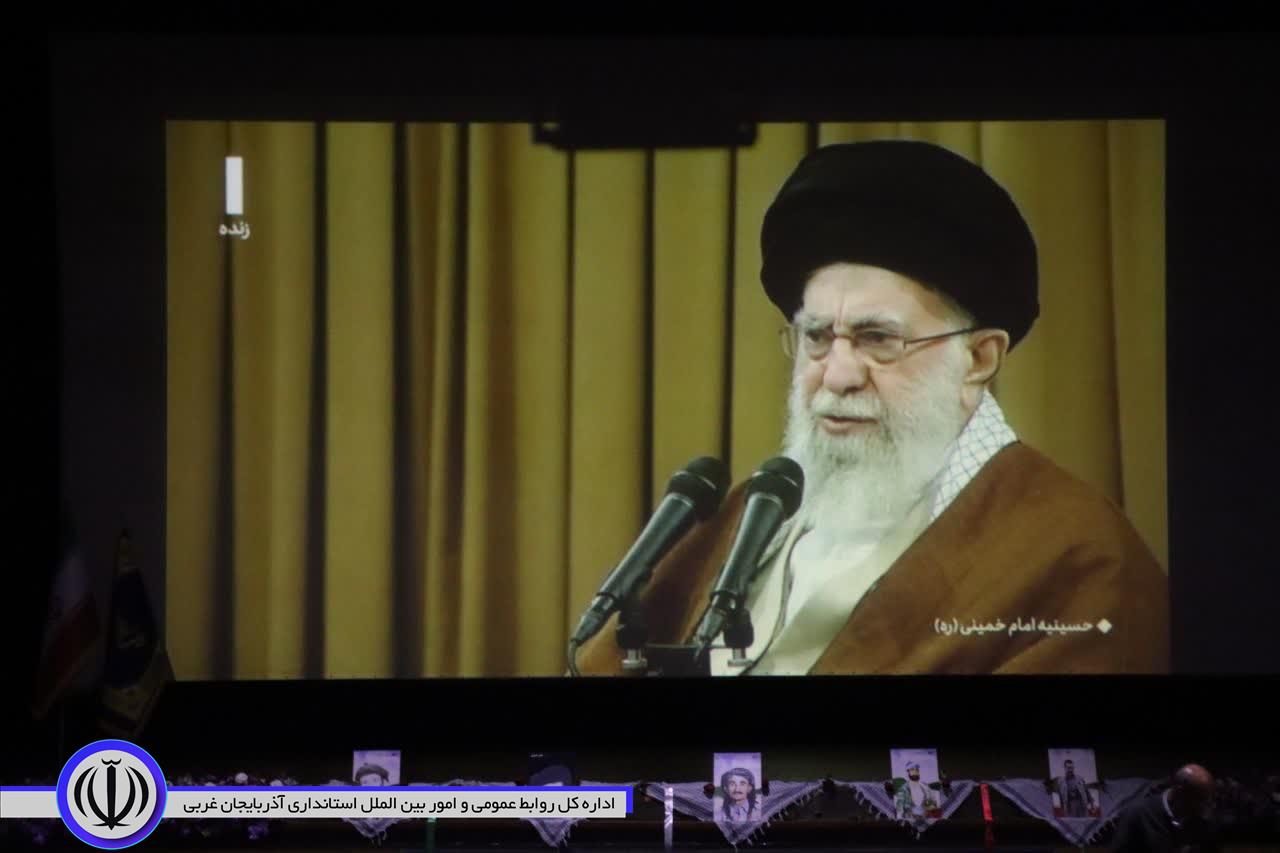گردهمایی بسیجیان مهابادی به مناسبت گرامیداشت هفته بسیج