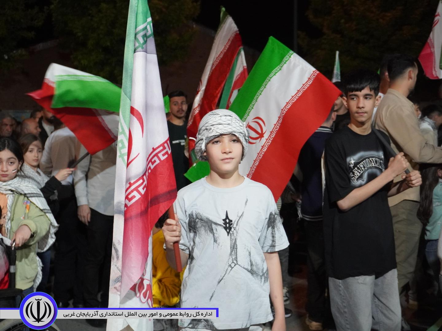 جانفشانی مردم ایران از ابتدای پیروزی انقلاب اسلامی تاکنون تداوم داشته است
