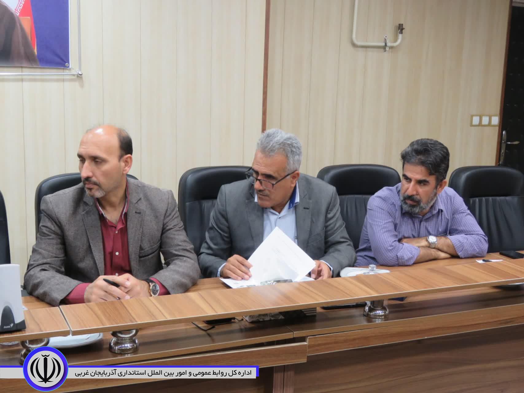 نشست ساماندهی مراکز جمع آوری سیب درختی در مهاباد