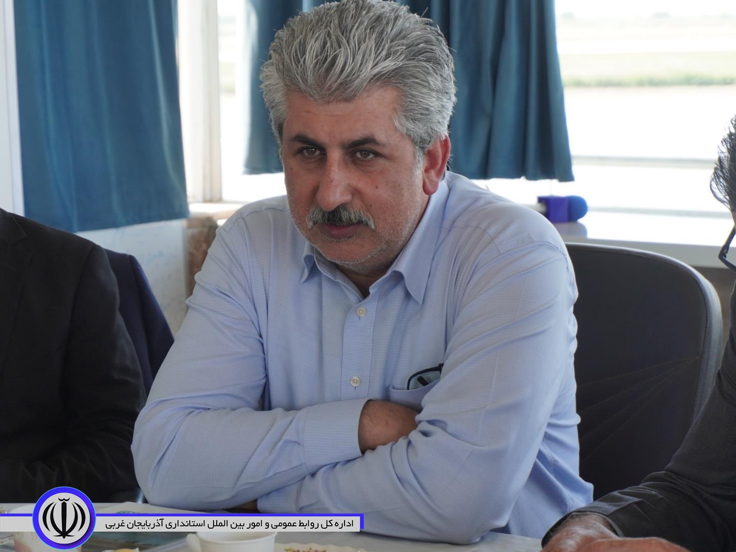 نشست تخصصی جمعی از مسئولان مهاباد با هدف مدیریت زیست محیطی و حفظ هرچه بهتر تالاب ها به مناسبت هفته محیط زیست