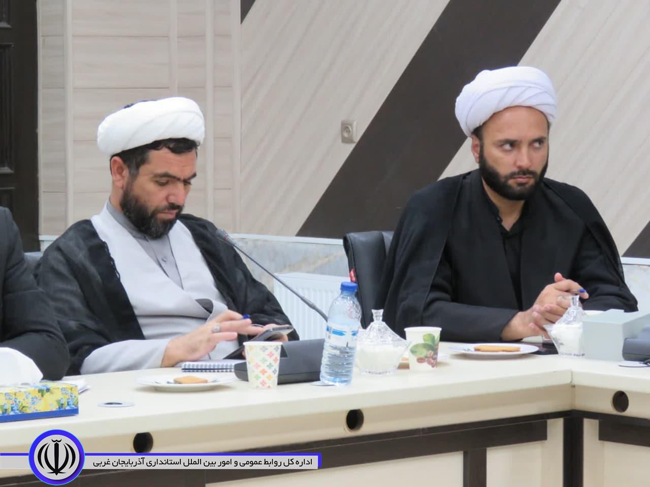 ستاد برنامه ریزی هفته دفاع مقدس در مهاباد تشکیل جلسه داد