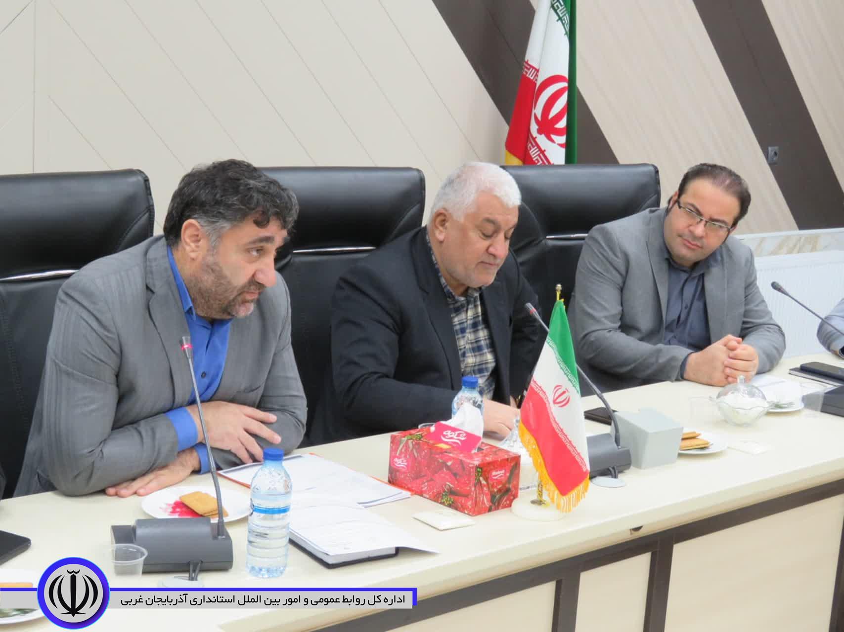 انتقال بنگاه های خوردو به خارج از شهر مهاباد اجرایی شد/ نصب سرعت گیر در جاده برهان بدون هماهنگی بوده است که اصلاح و استاندارد سازی آن طبق نظر کارشناسان انجام خواهد شد