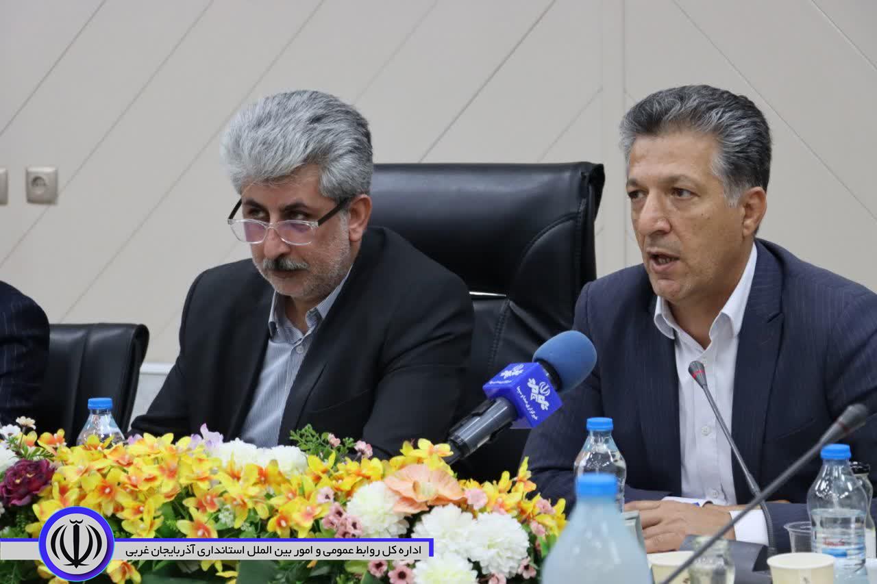نشست اتاق بازرگانی استانی با فعالان اقتصادی مهاباد