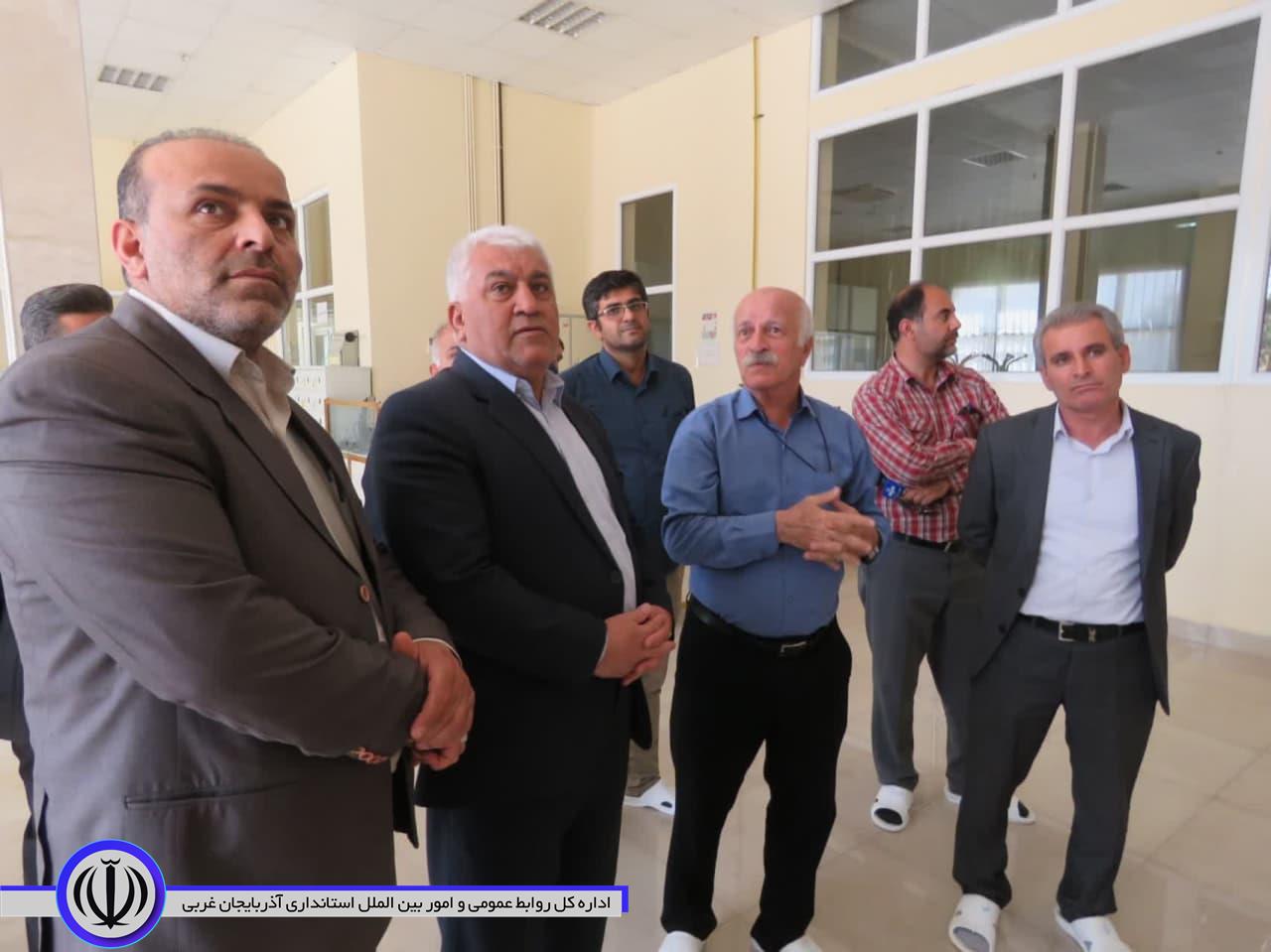 فرماندار ویژه مهاباد از کارخانه فرآورده های زیستی روناک بازدید کرد