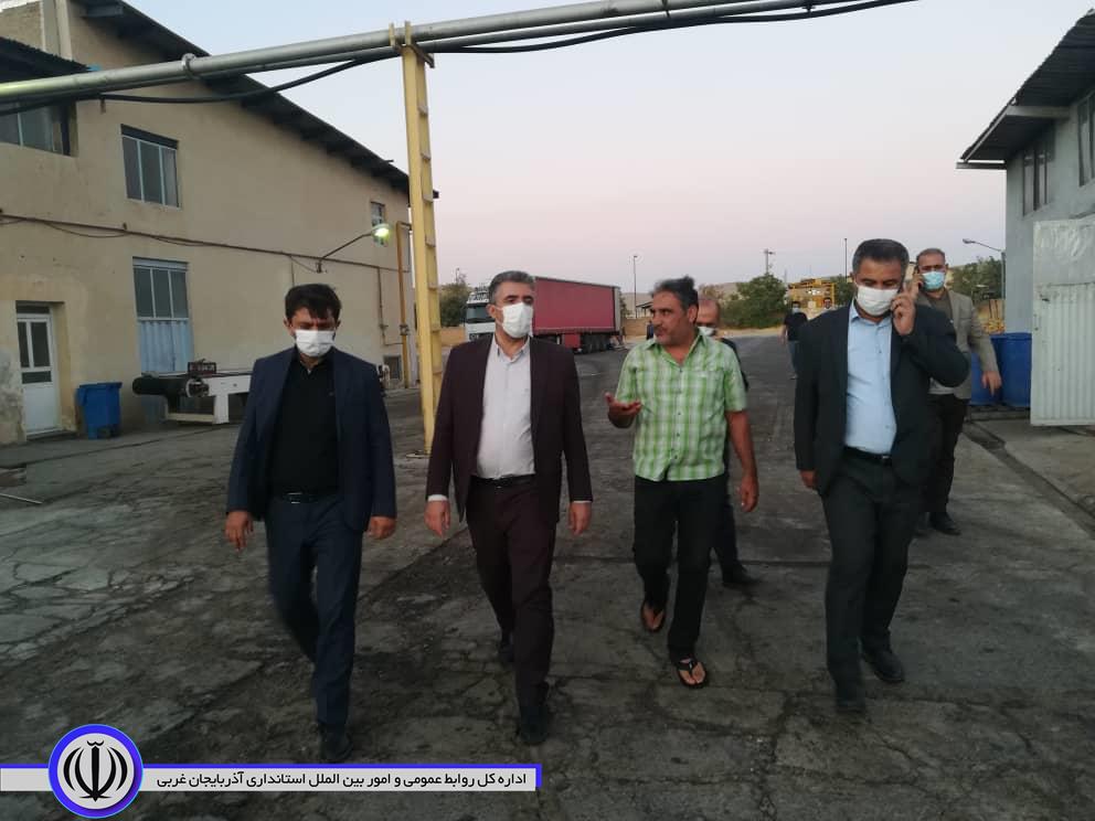 بازدید فرماندار مهاباد از شرکت شهد مهاباد