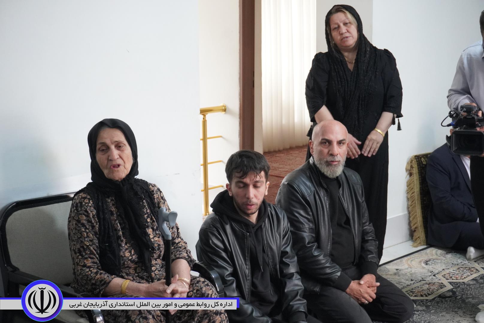 دیدار مسوولان مهابادی با 2 خانواده شهید و جانباز جنگ رمضان